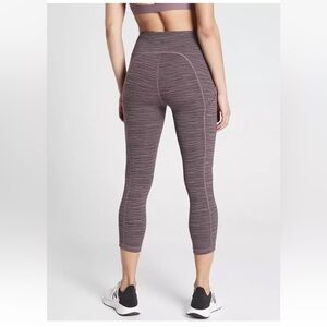 Athleta Ultimate Linear Lines Capri,Black/ Volcanic